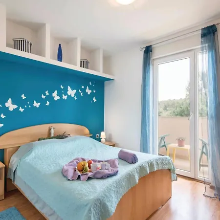 1 Bedroom Beautiful In * Liznjan