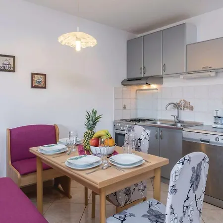 1 Bedroom Beautiful In